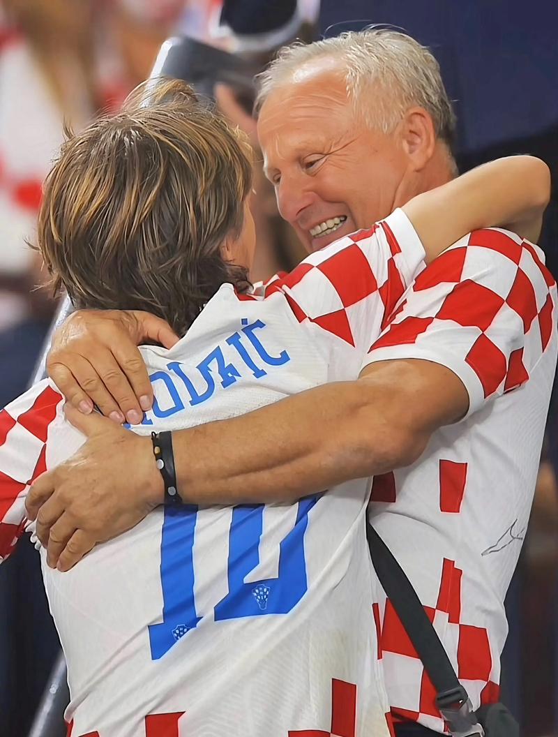 [NBA-湖人] 安东尼·戴维斯及其经纪公司正向独行侠施压，希望找到交易伙伴