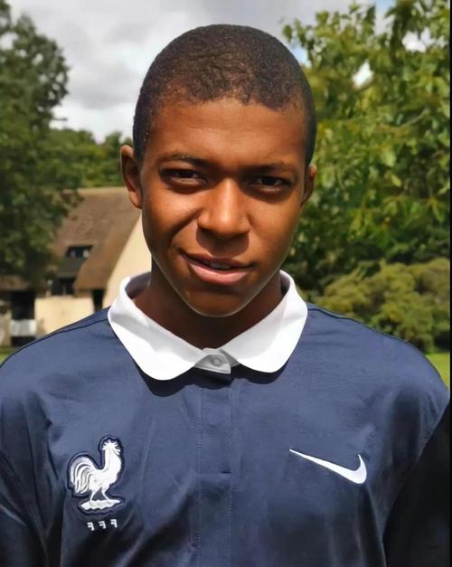 [NBA]克莱伯前场板助攻 詹姆斯跟进暴扣